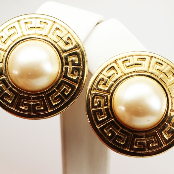 GIVENCHY VINTAGE 1980s Logo Pearl Earrings - Picture 7 of 16